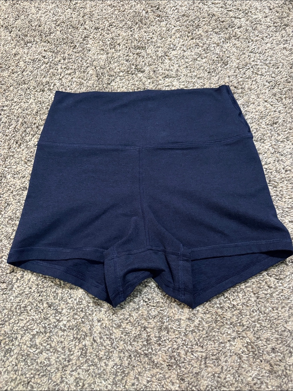Fleo shorts size small